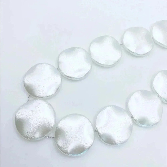 Pearl Necklace - Picture 2 of 5